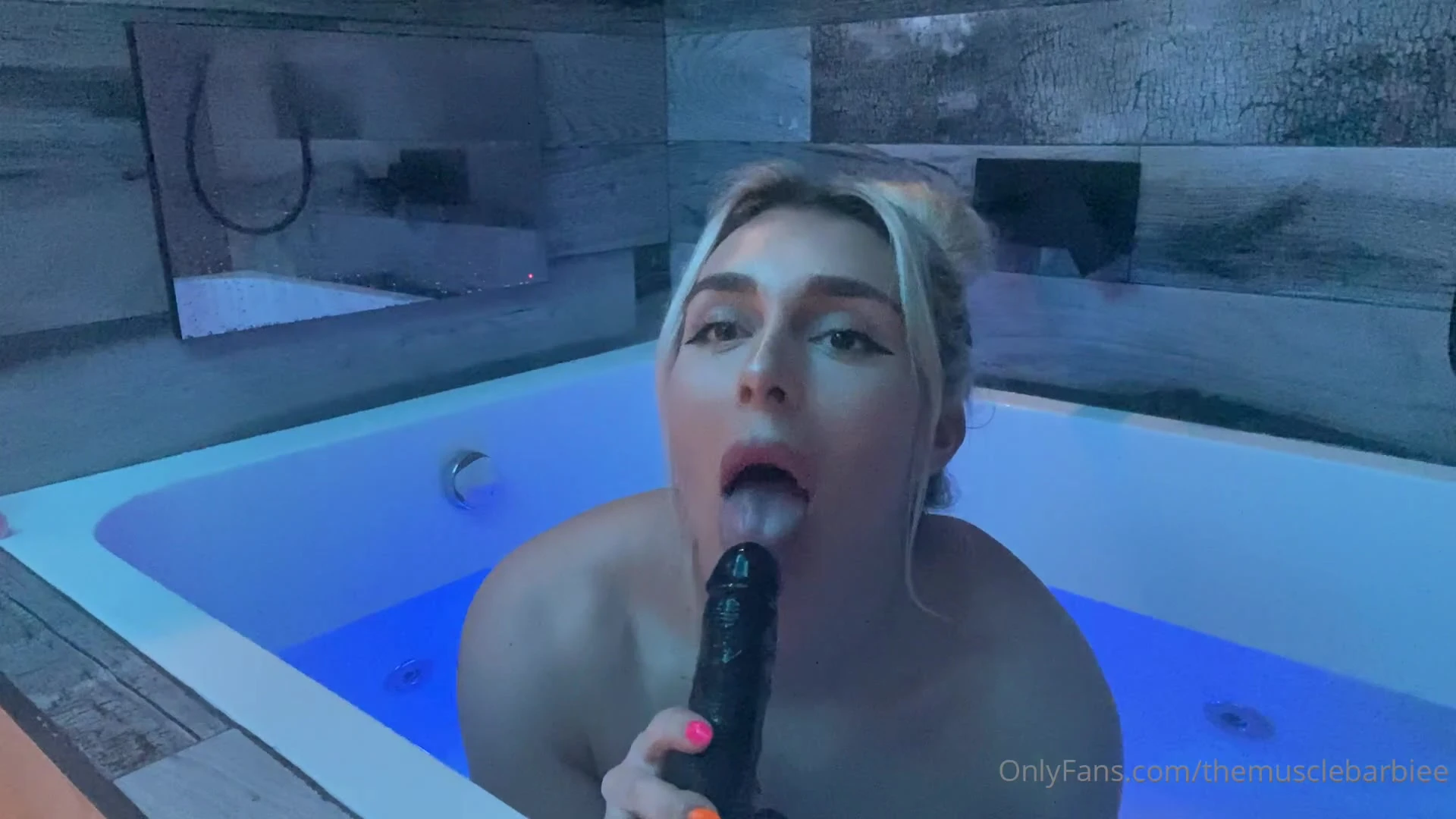wife sucking busty Kiera Jaston leaked nudex