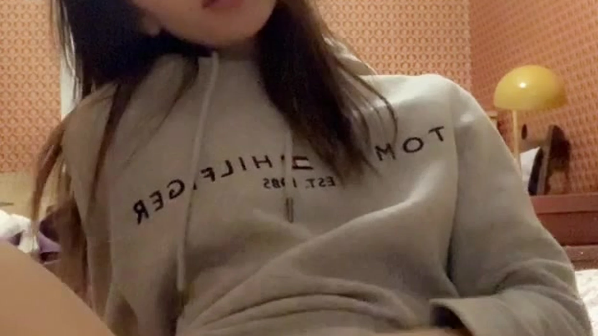 Sensational natural tits Ellie Leen solo