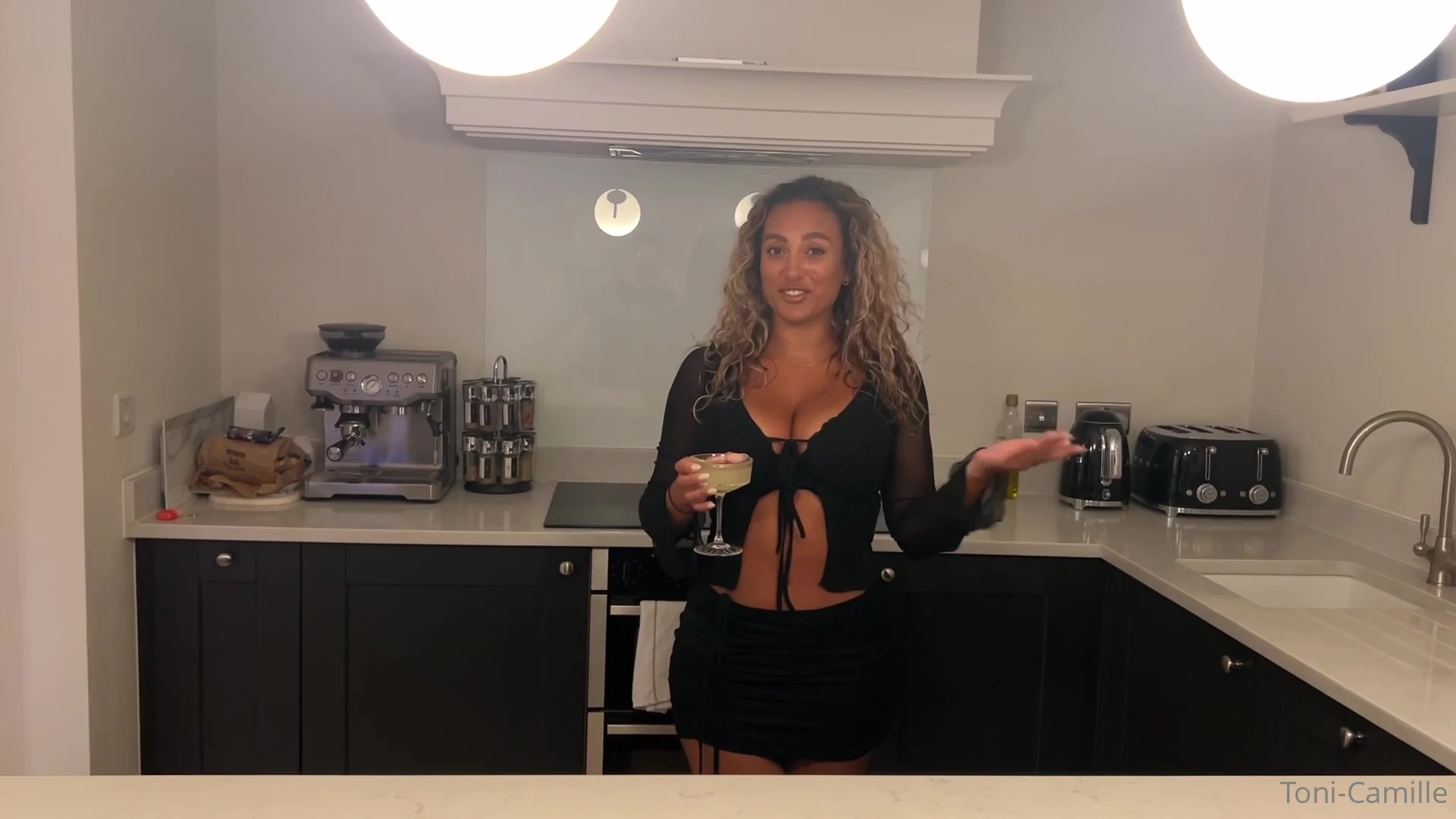 drudge busty Toni Camille instagram Full leaked video Sensational