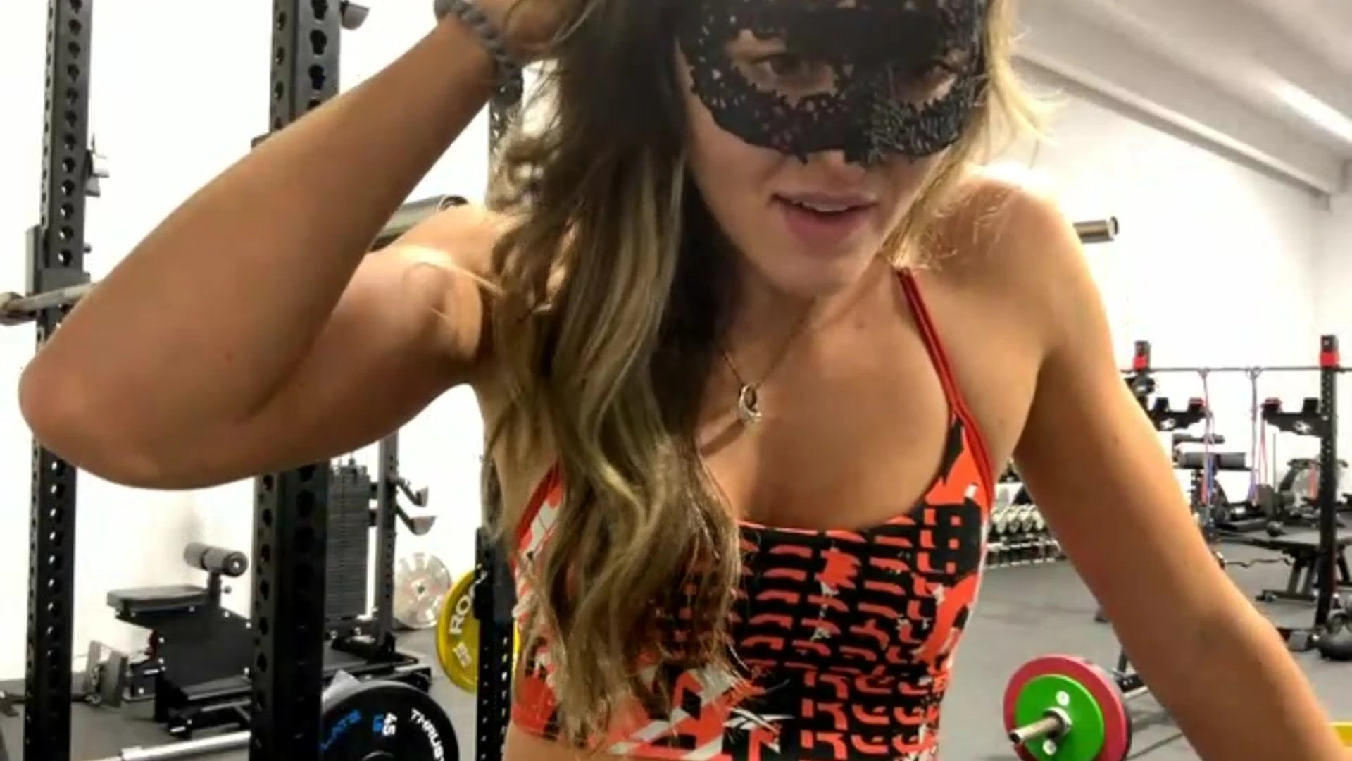Epic gold-digger sexy Bryce Adams cams
