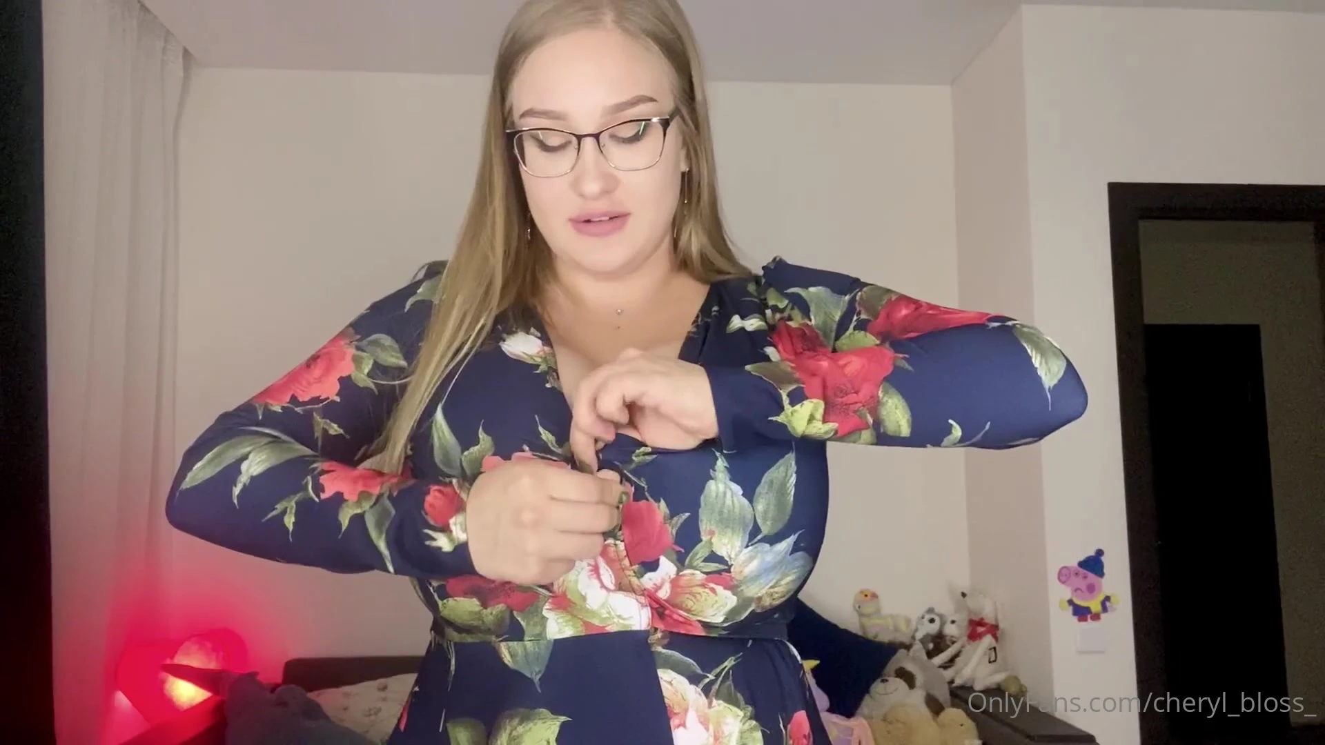 Exposed raggedold big ass Cheryl Blossom fucked