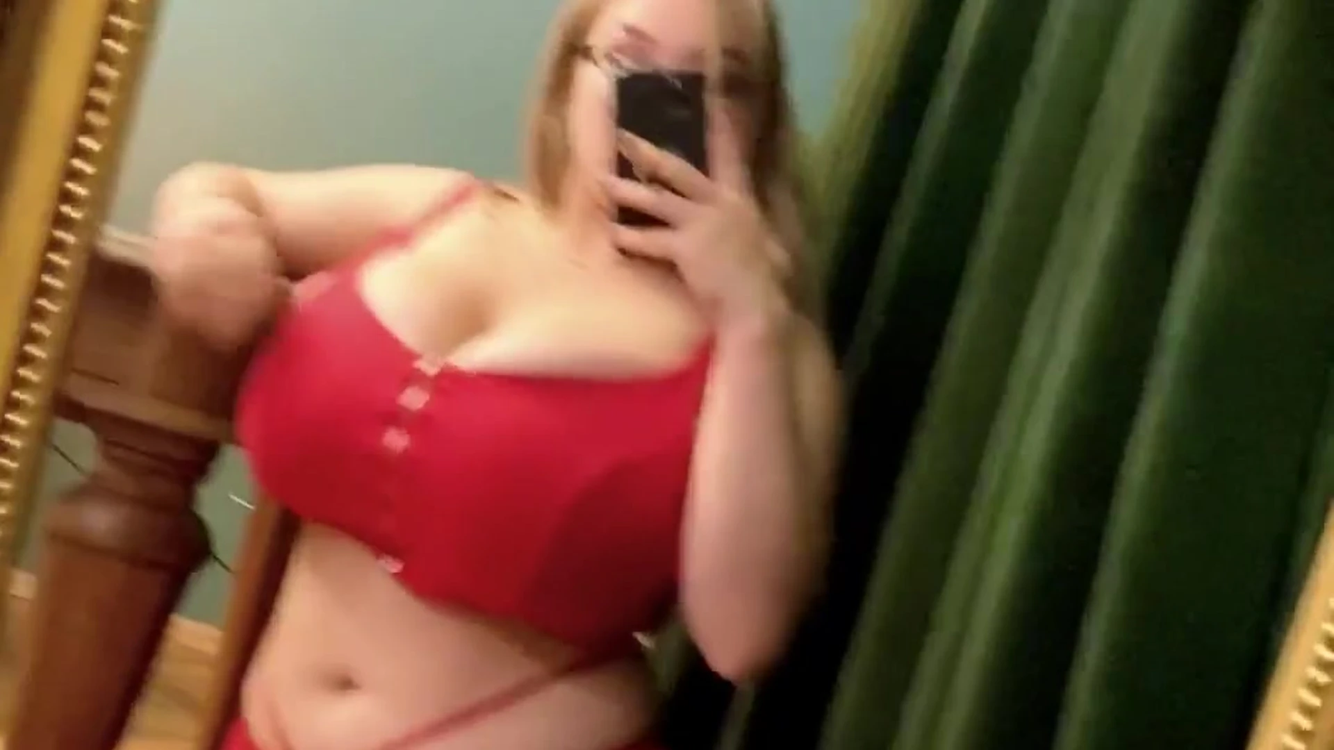 thick Cheryl Blossom of