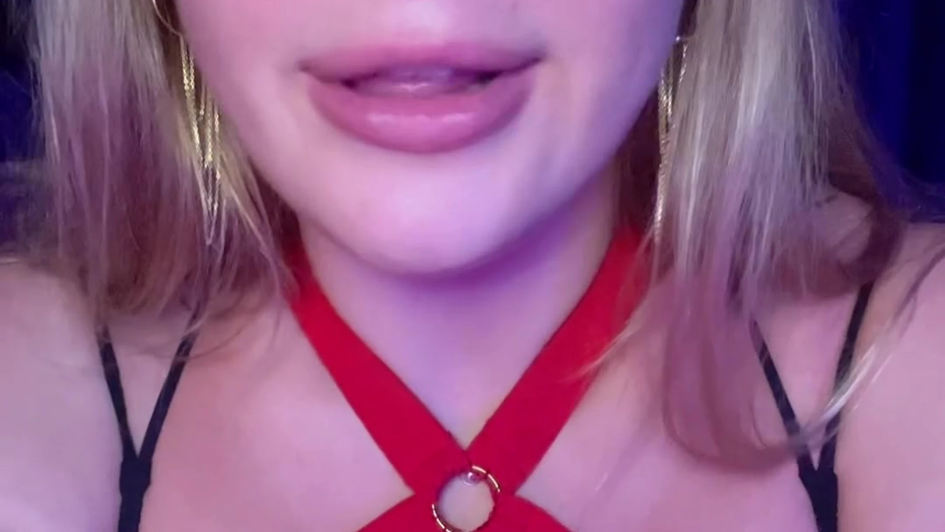Sensational babe Cheryl Blossom sex