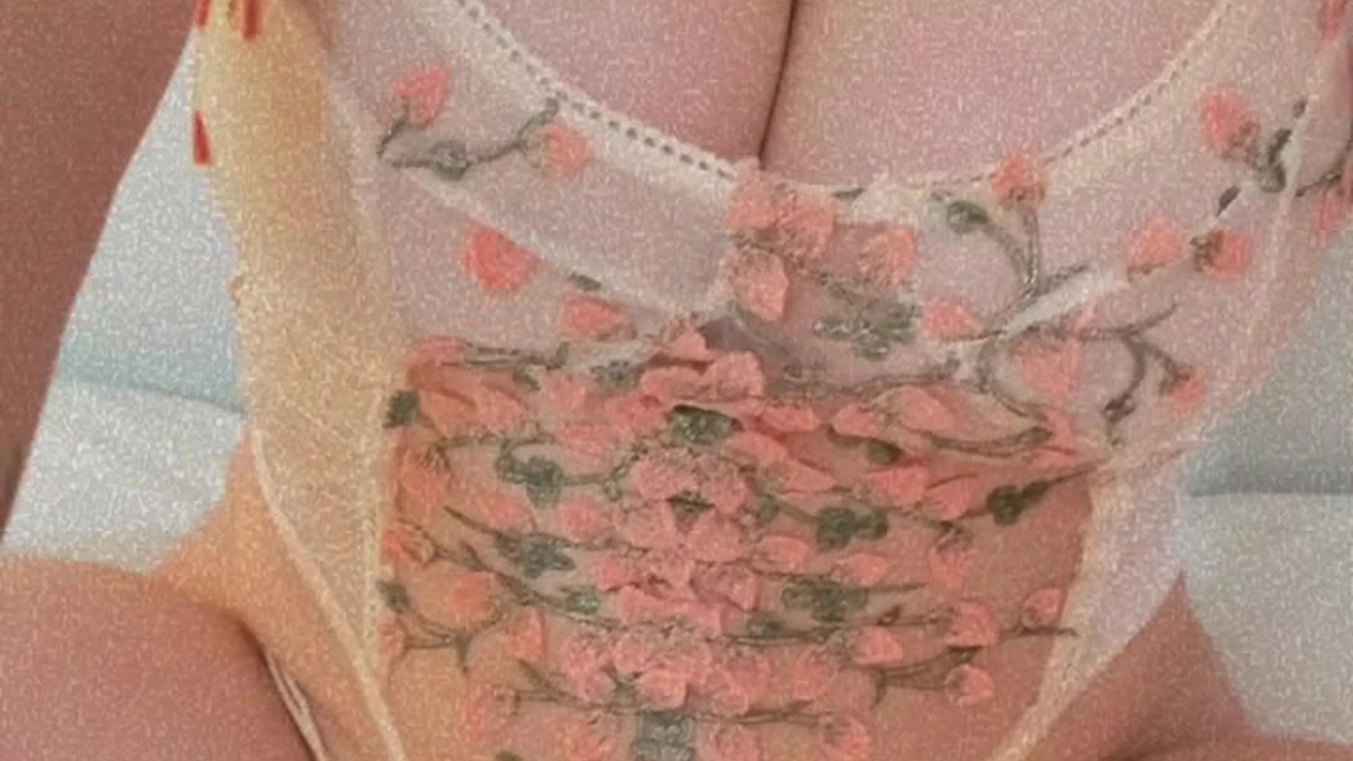 Epic female Hot KingCarle boobs