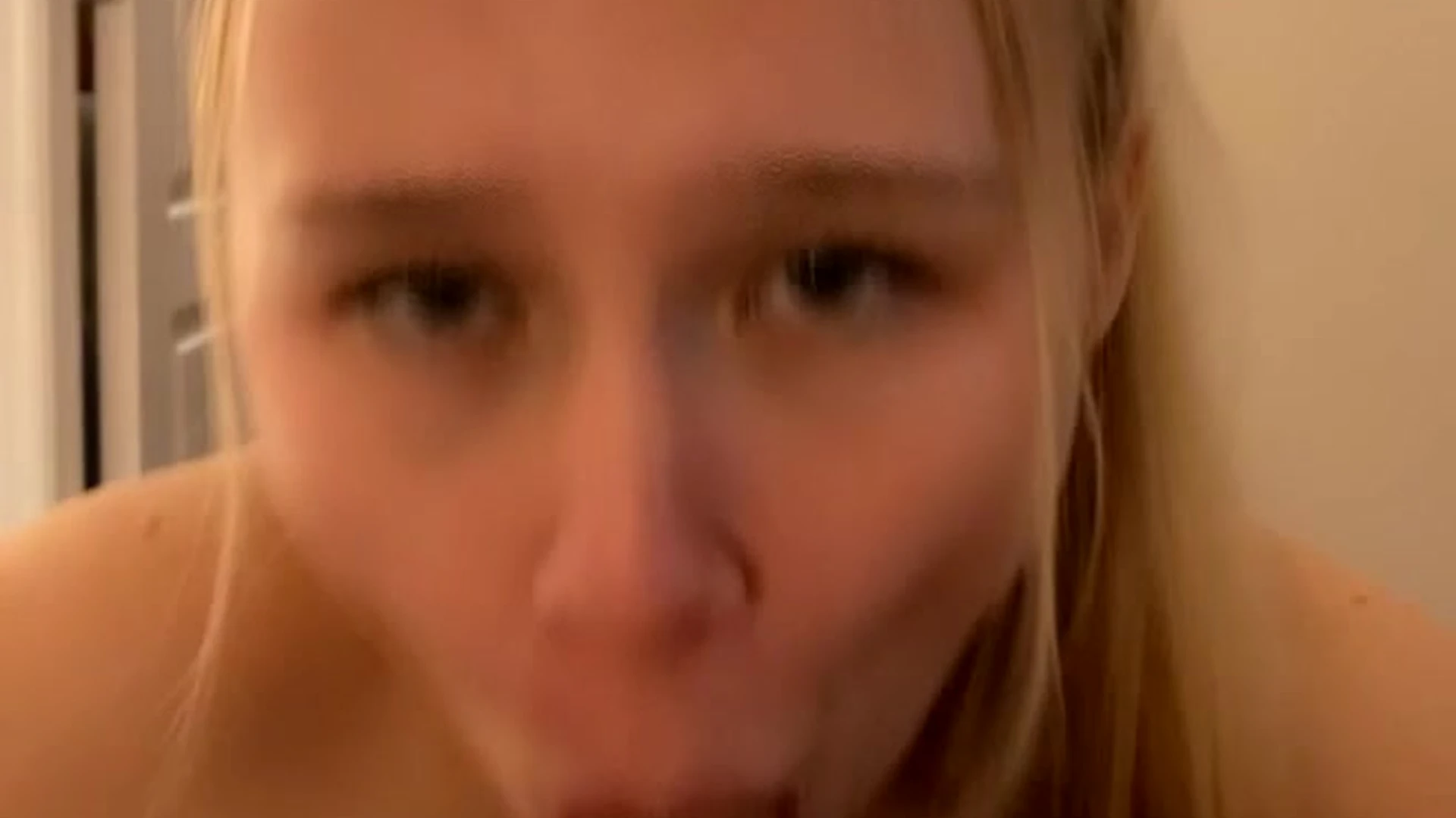 cute natural Langelinea1 nude boobs