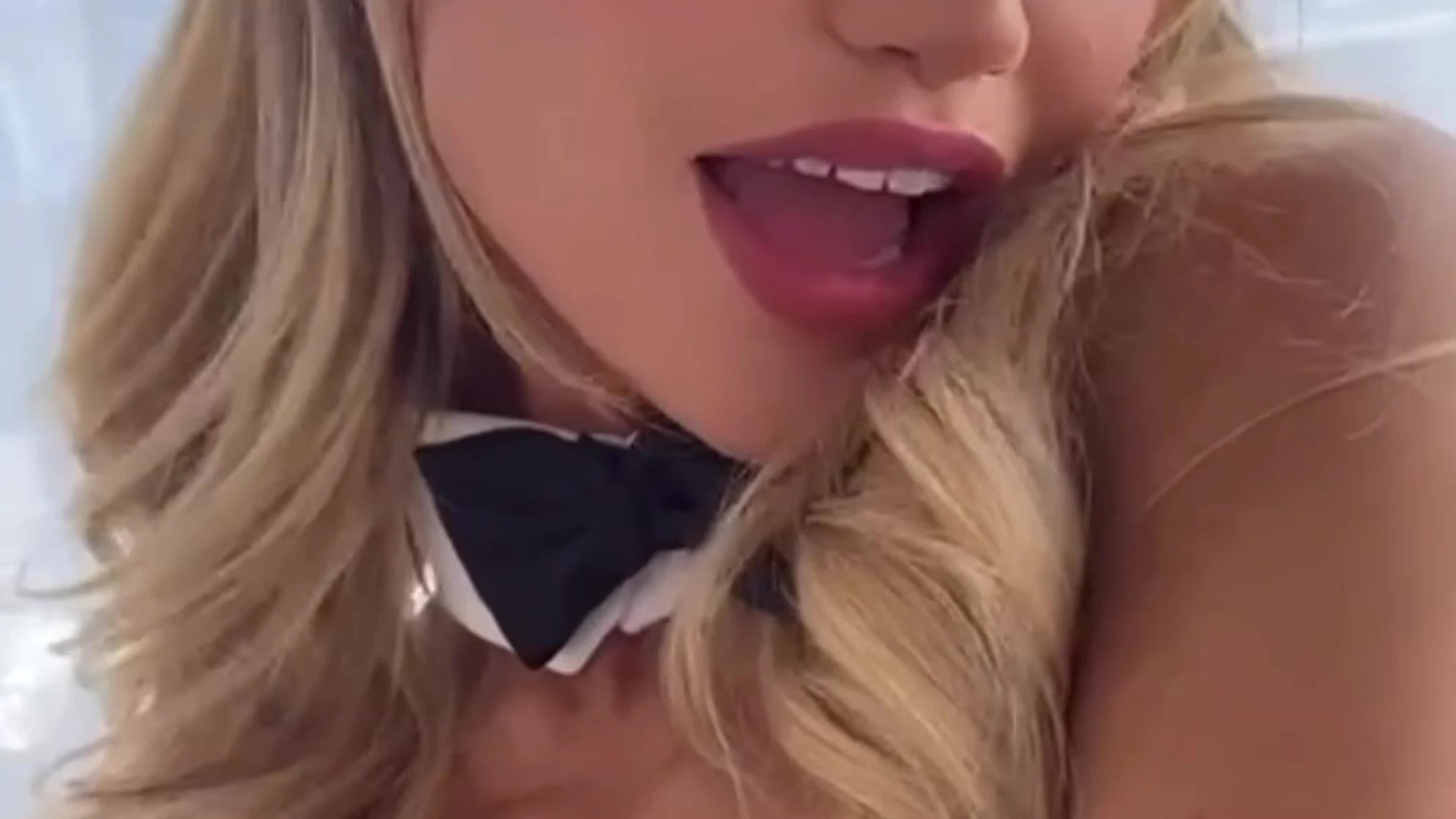 blonde Gabby Epstein fapello Sensational