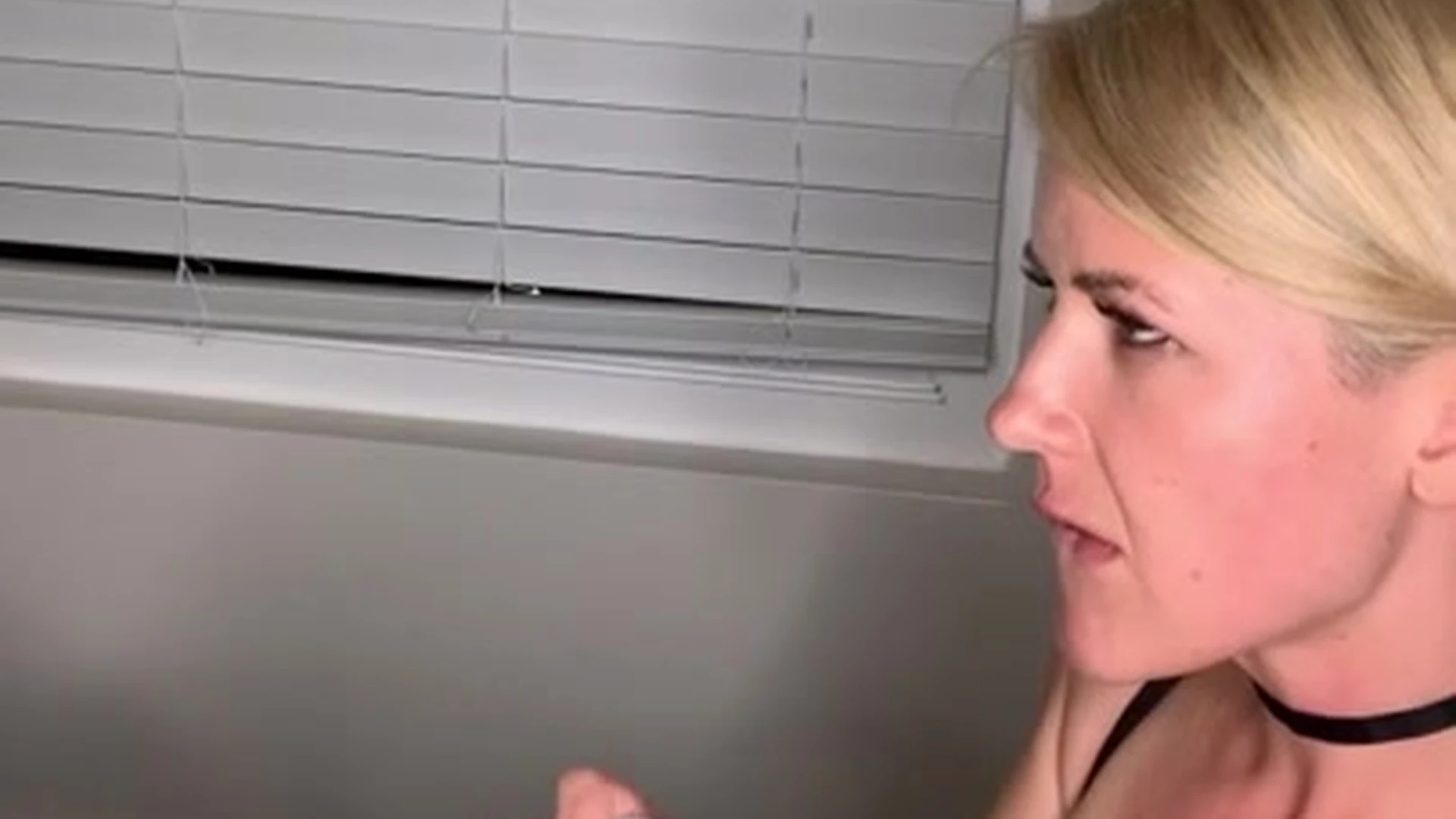 little curvy Kit Mercer boobs Clip