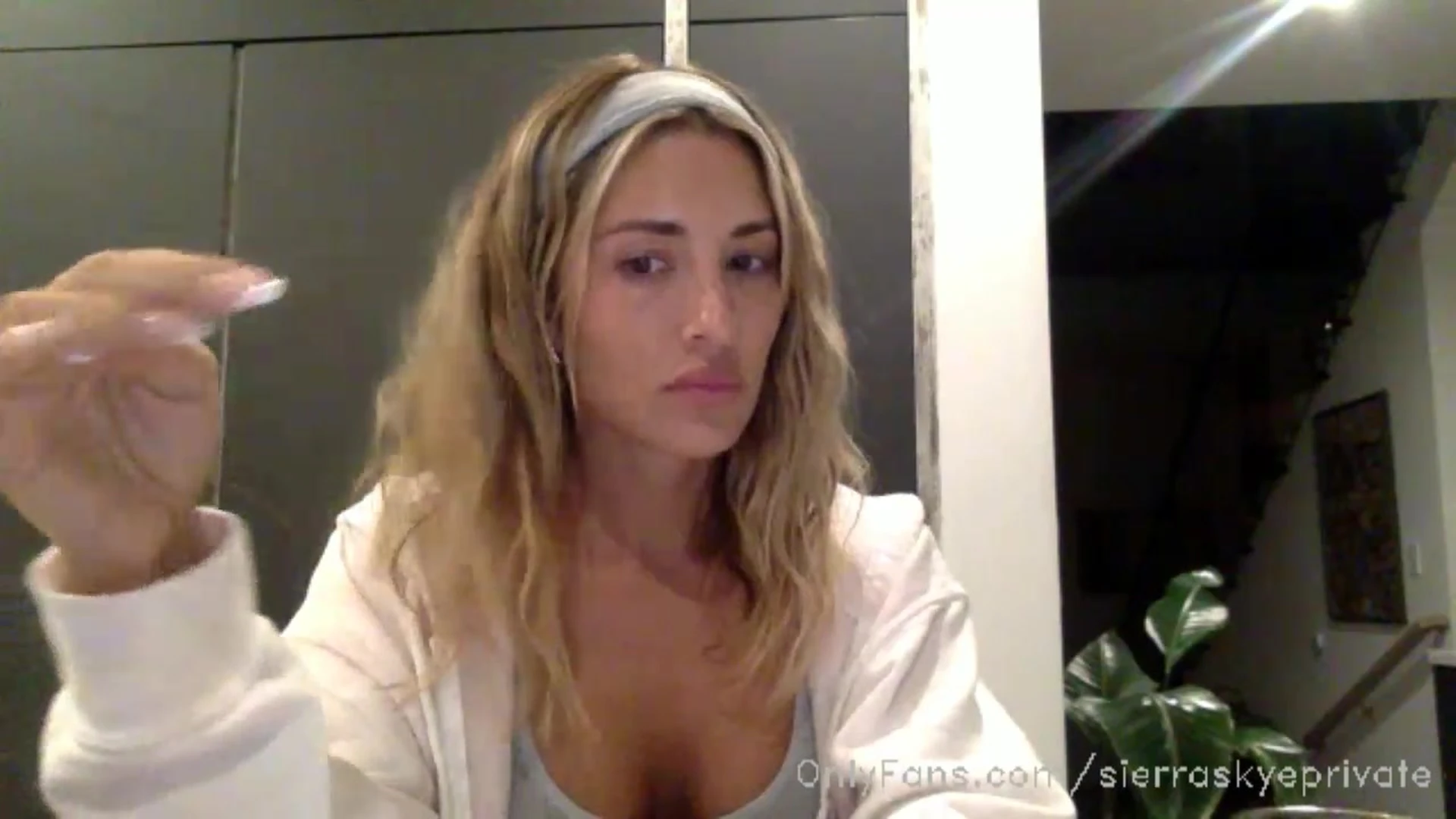 Epic rich slim Sierra Skye leaks Clip