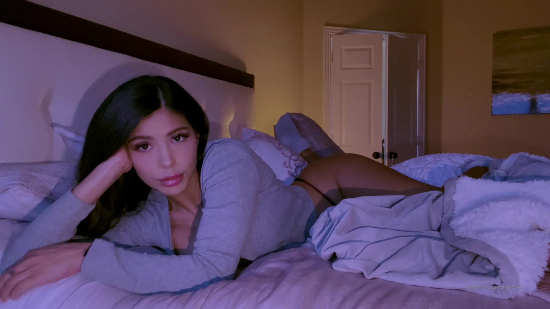 Exposed low-budgetgirl Latina Skyler Lo Nudeleaks